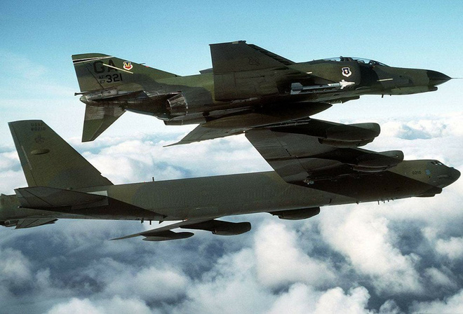b 52 duoc lenh tu do chuyen huong van rung nhu sung truoc ten lua vn chuyen gi da xay ra