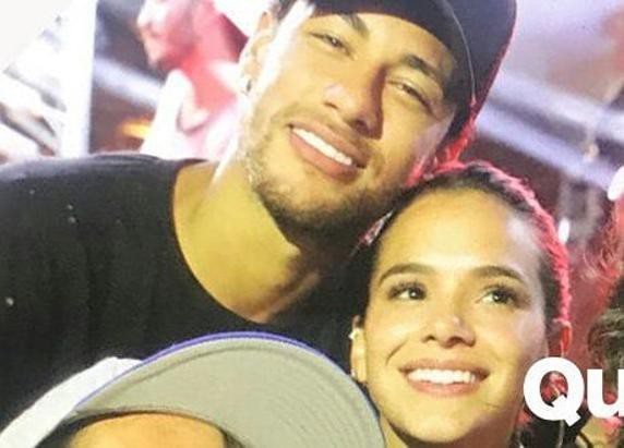 neymar hon say dam ban gai cu tren bien dao brazil