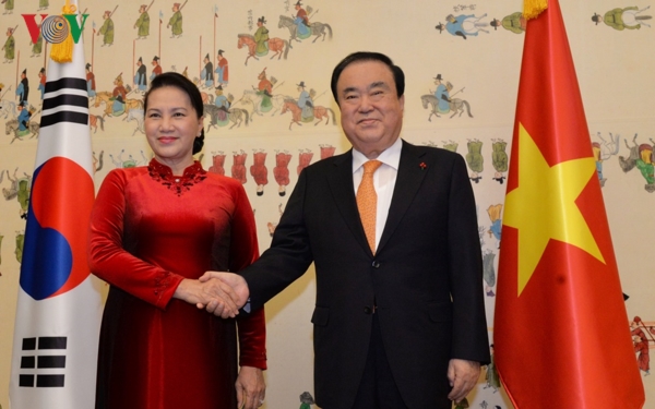 moi quan he viet han phat trien vuot troi tren nhieu linh vuc