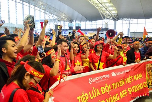 co dong vien sang malaysia tiep lua cho doi tuyen viet nam