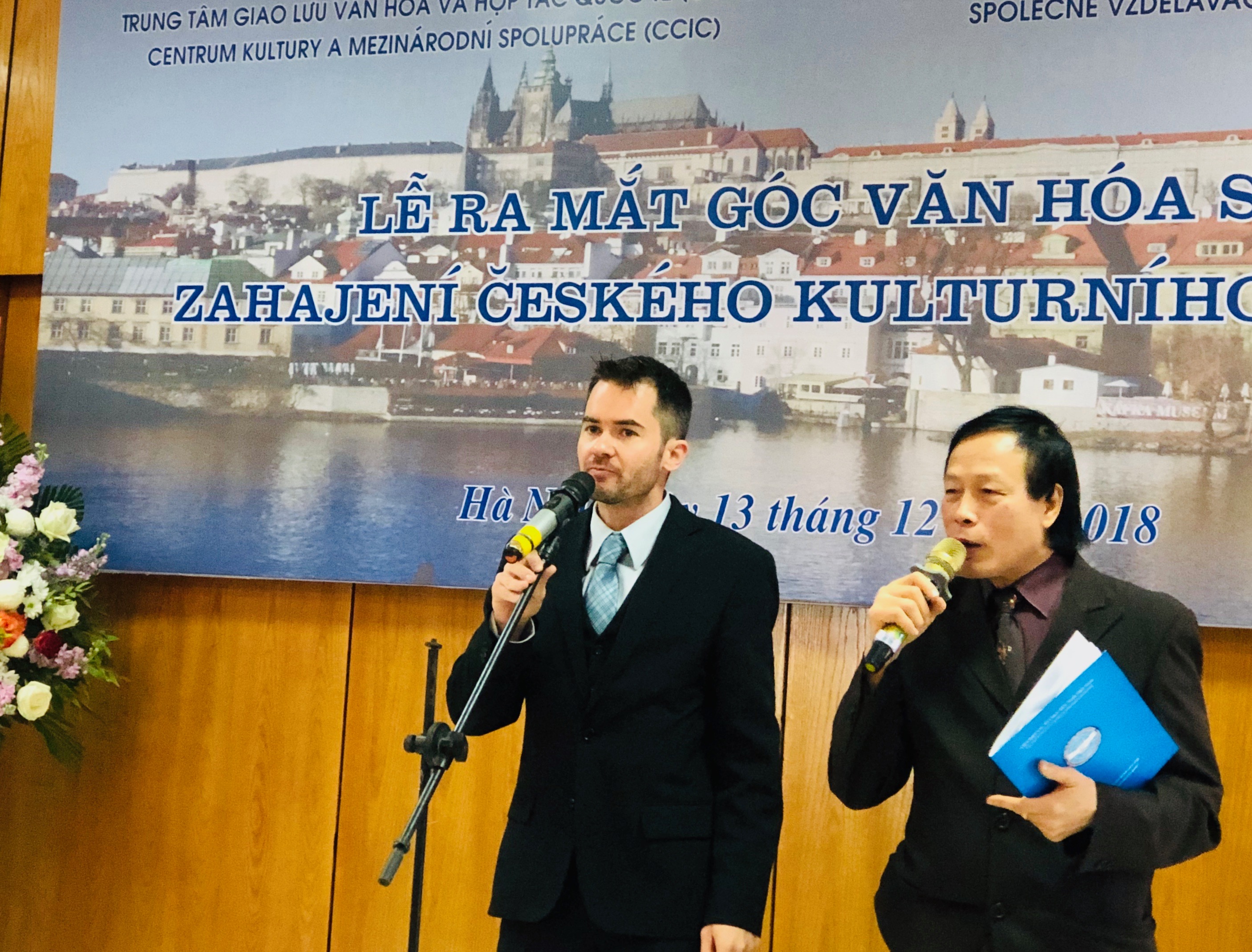 ra mat goc van hoa sec khong gian cho nhung nguoi yeu sec