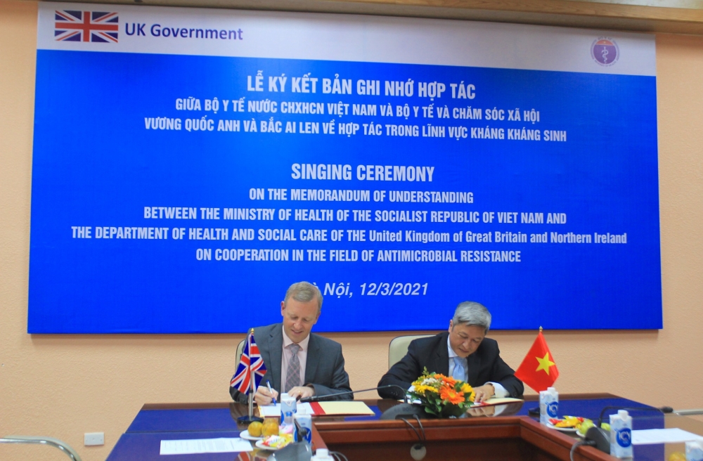 Việt Nam và vương quốc Anh cùng hành động chống Việt Nam và vương quốc Anh cùng hành động chống
