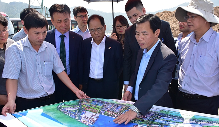 Lãnh đạo tỉnh Thừa Thiên Huế giới thiệu tiềm năng, thế mạnh của cảng Chân Mây với các doanh nghiệp Hàn Quốc Lãnh đạo tỉnh Thừa Thiên Huế giới thiệu tiềm năng, thế mạnh của cảng Chân Mây với các doanh nghiệp Hàn Quốc
