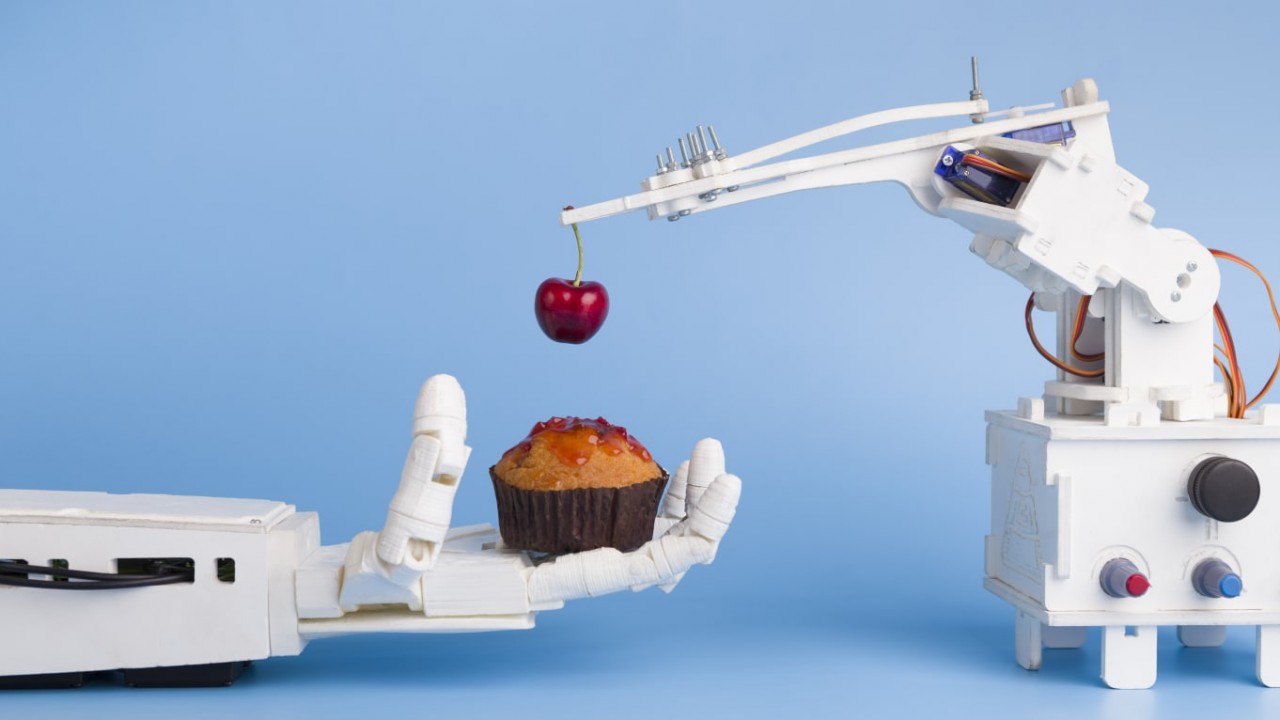 robot có khả năng nếm thức ăn giống như con người. Ảnh: University of Cambridge robot có khả năng nếm thức ăn giống như con người. Ảnh: University of Cambridge