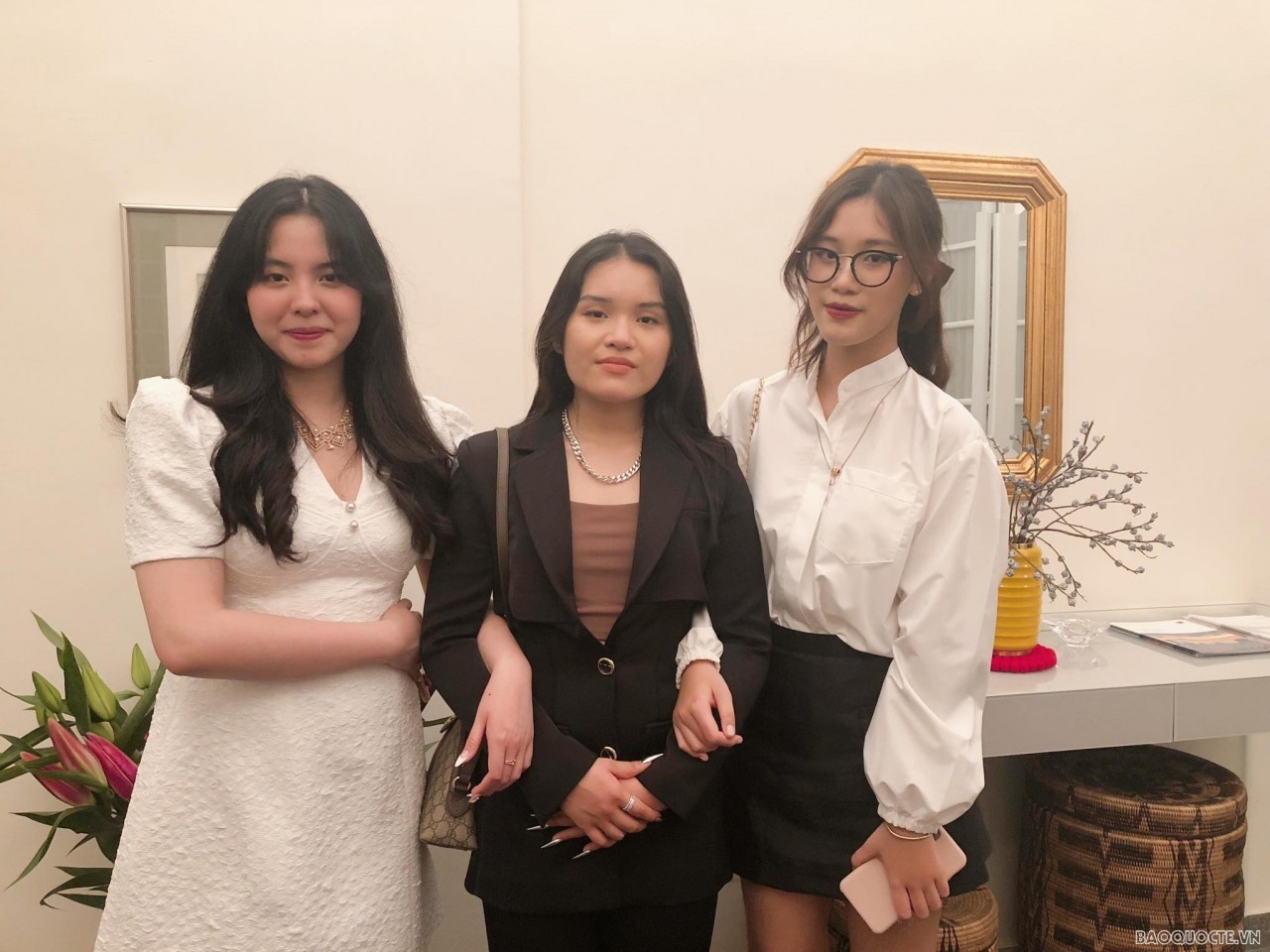 Đội thi Băng vệ sinh làm từ vỏ thanh long - Ý tưởng trị giá 100.000 USD của ba nữ sinh Việt