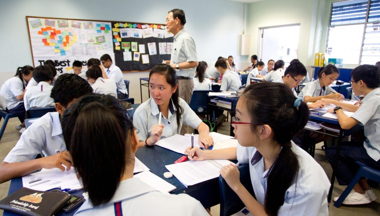 Học sinh bậc phổ thông ở Singapore được học các môn học thông qua ngôn ngữ giảng dạy bằng tiếng Anh. Ảnh: Học sinh bậc phổ thông ở Singapore được học các môn học thông qua ngôn ngữ giảng dạy bằng tiếng Anh. Ảnh: