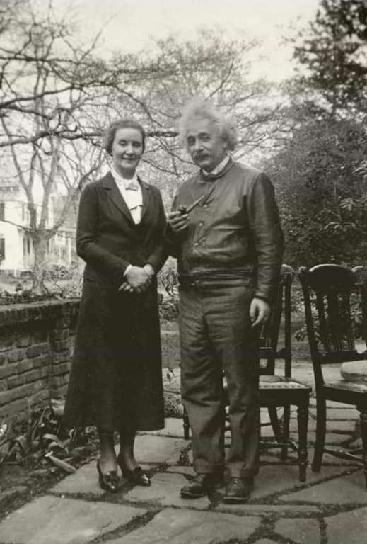 Einstein và Margarita Konenkova. Ảnh: Getty Images Einstein và Margarita Konenkova. Ảnh: Getty Images