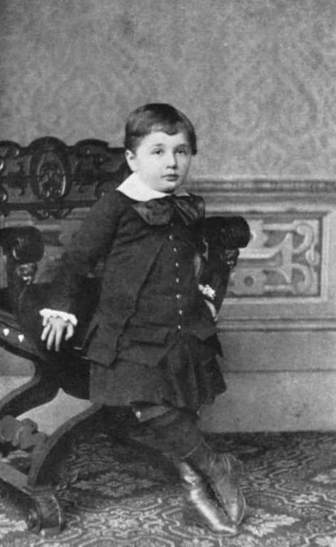 Albert Einstein bộc lộ năng khiếu về môn toán ngay từ khi còn nhỏ. Ảnh: Getty Images Albert Einstein bộc lộ năng khiếu về môn toán ngay từ khi còn nhỏ. Ảnh: Getty Images