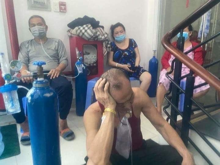 "Oxy 0 đồng" ở Sài Gòn và nỗi niềm của những người "gieo duyên oxy" giúp dân mùa dịch "Oxy 0 đồng" ở Sài Gòn và nỗi niềm của những người "gieo duyên oxy" giúp dân mùa dịch