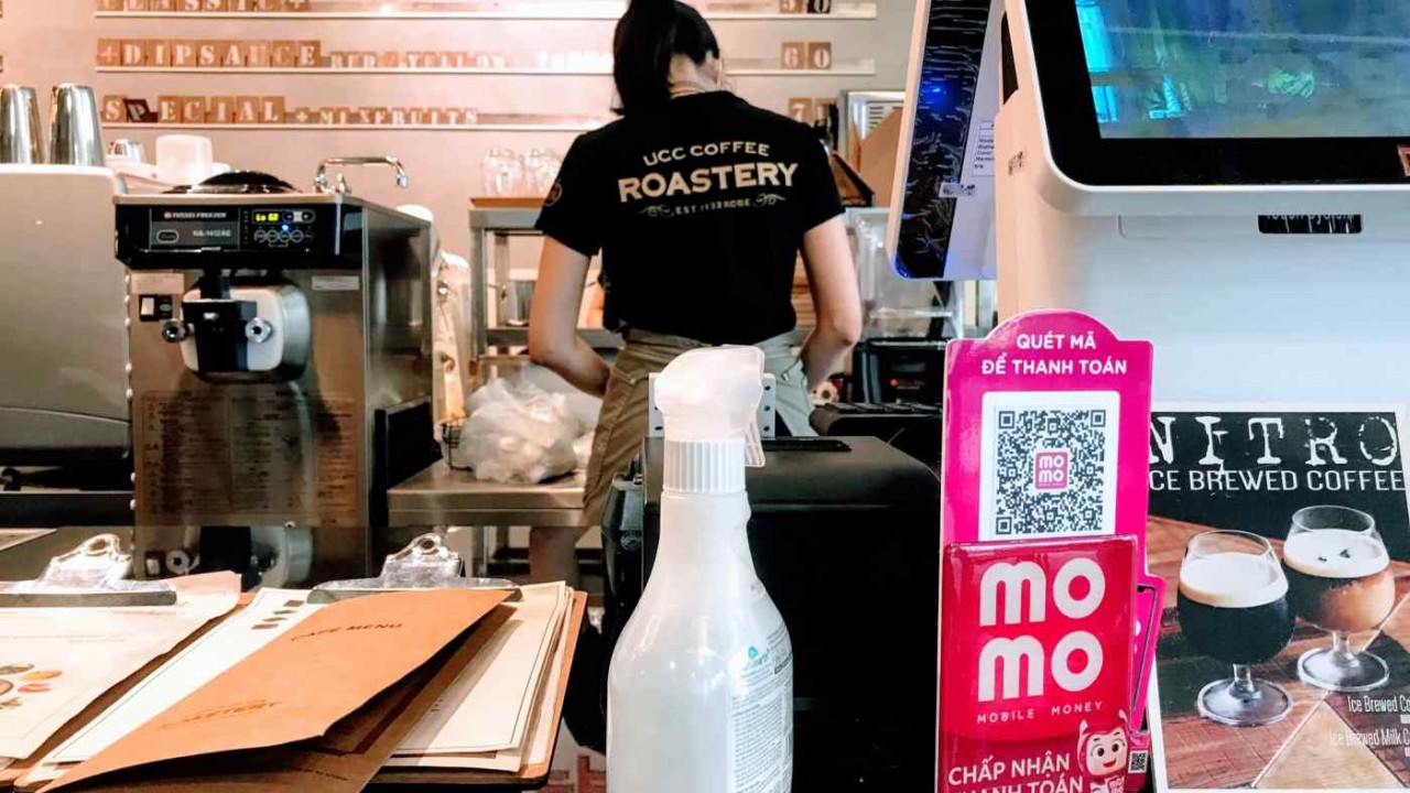 Ví điện tử MoMo được sử dụng phổ biến tại Việt Nam.Lien Hoang/Nikkei Asia Ví điện tử MoMo được sử dụng phổ biến tại Việt Nam.Lien Hoang/Nikkei Asia
