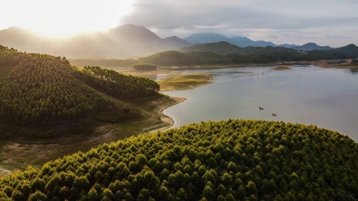 Spectacular Thac Ba Lake Hidden in the Northwestern Wood Spectacular Thac Ba Lake Hidden in the Northwestern Wood