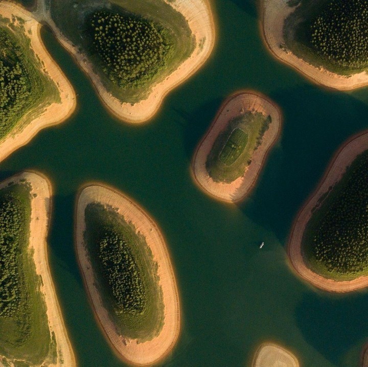 Spectacular Thac Ba Lake Hidden in the Northwestern Wood Spectacular Thac Ba Lake Hidden in the Northwestern Wood