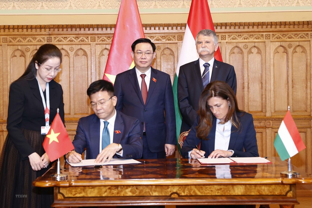 Vietnam and Hungary to Sign Cooperation Program on Justice Vietnam and Hungary to Sign Cooperation Program on Justice