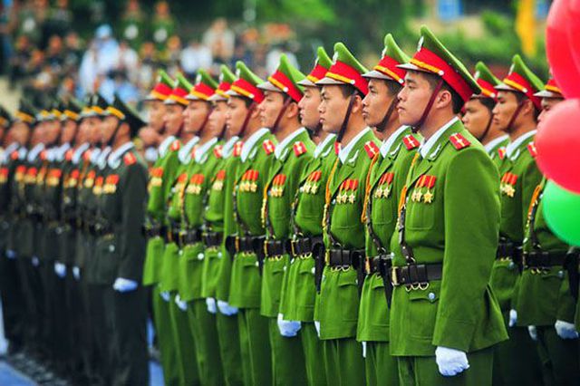 cong an like bai viet chong dang nha nuoc se bi ky luat
