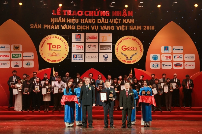 Văn Phú – Invest vinh dự nhận Top 50 “Nhãn hiệu hàng đầu Việt Nam” van phu invest vinh du nhan top 50 nhan hieu hang dau viet nam mr thanh
