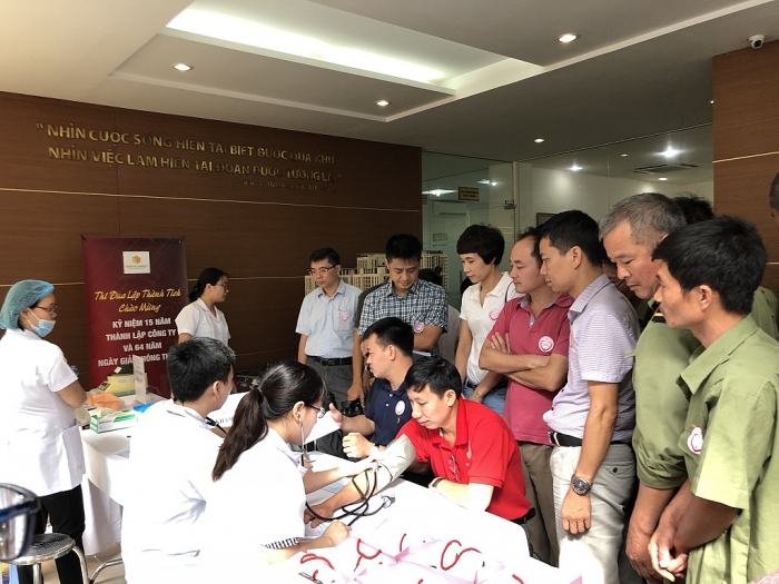 Hơn 300 người tham gia chương trình “Mỗi giọt máu, một tấm lòng” hon 300 nguoi tham gia chuong trinh moi giot mau mot tam long mr thanh