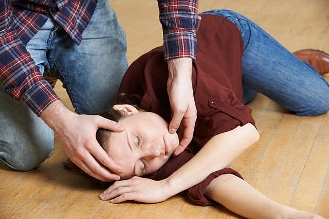 Động kinh ở trẻ em và những điều cần biết dong kinh o tre em va nhung dieu can biet