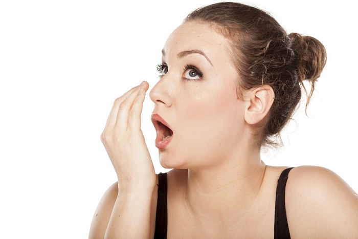Cách chữa hôi miệng nhanh, hiệu quả nhất lam gi khi bi hoi mieng
