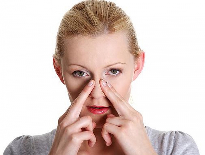 Mẹo tự bấm huyệt chữa đau đầu nhanh, hiệu quả meo tu bam huyet chua dau dau nhanh hieu qua