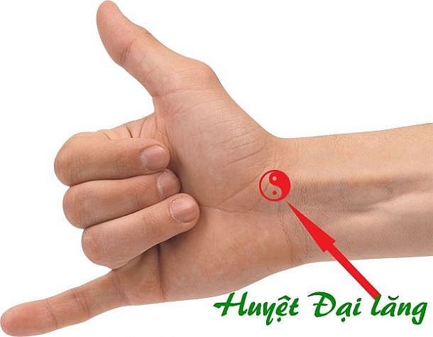 Tiểu máu là gì, nguyên nhân triệu chứng và cách chữa trị? chua tieu mau bang phuong phap bam huyet