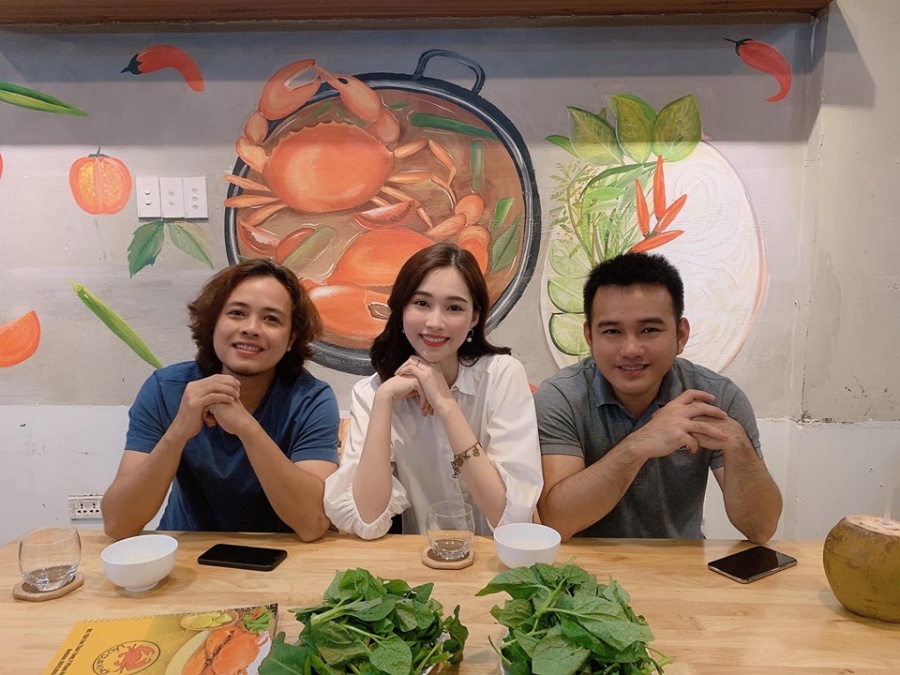 Facebook sao Việt hôm nay (14/8): Bảo Thanh đăng ảnh tình tứ bên chồng; Trương Nam Thành đón cặp song sinh chào đời facebook sao viet hom nay 148 bao thanh dang anh tinh tu ben chong truong nam thanh don cap song sinh chao doi