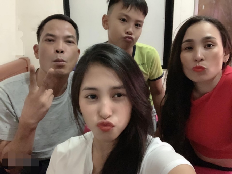 Facebook sao Việt hôm nay (17/8): Ninh Dương Lan Ngọc đăng hình diễn viên “Gái già lắm chiêu 3” facebook sao viet hom nay 178 ninh duong lan ngoc dang hinh dien vien gai gia lam chieu 3