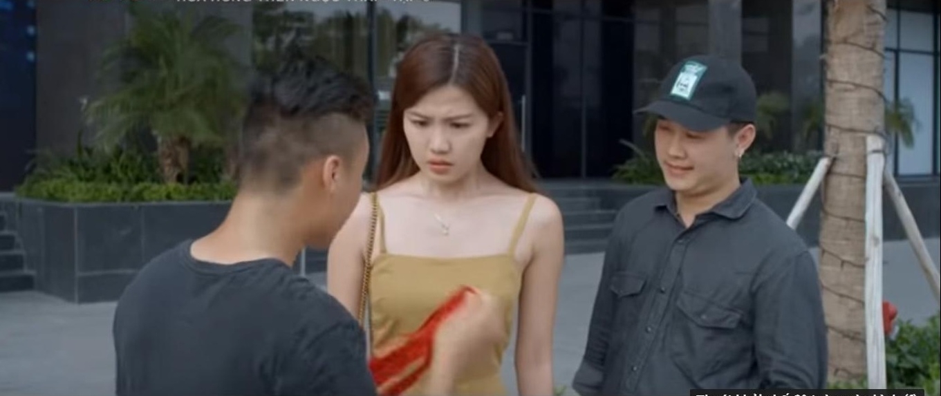 Hoa hồng trên ngực trái: San được ủng hộ hết lòng vì giúp Khuê diệt trừ “tiểu tam” hoa hong tren nguc trai san duoc ung ho het long vi giup khue diet tru tieu tam