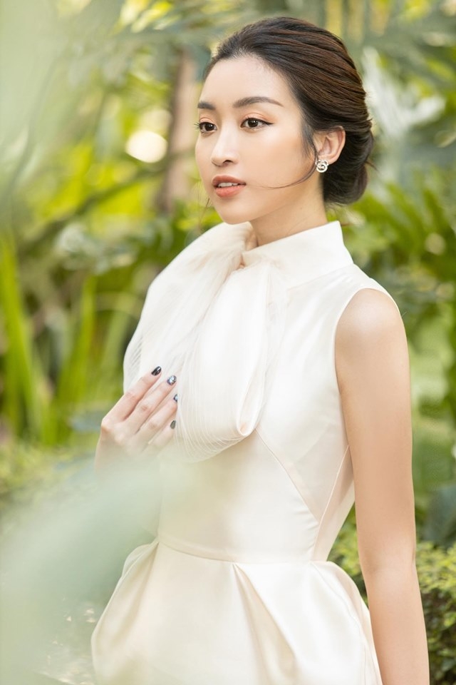 Tin giải trí sao Việt hôm nay (26/8): Thủy tinh thì dễ vỡ còn Ngọc Trinh thì dễ thương facebook sao viet hom nay 268 thuy tinh thi de vo con ngoc trinh thi de thuong