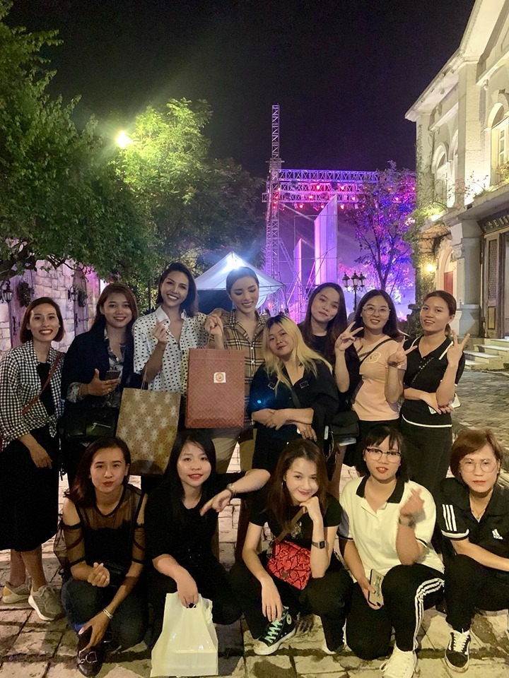 Tin giải trí sao Việt hôm nay (26/8): Thủy tinh thì dễ vỡ còn Ngọc Trinh thì dễ thương facebook sao viet hom nay 268 thuy tinh thi de vo con ngoc trinh thi de thuong