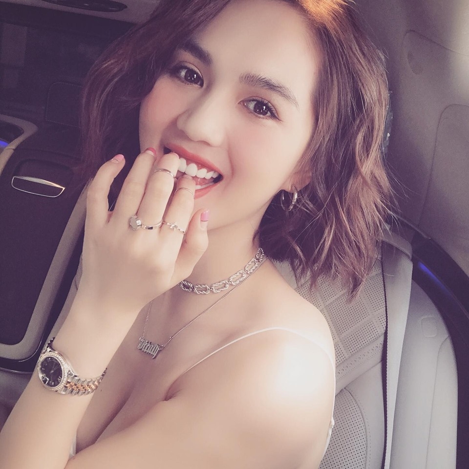 Tin giải trí sao Việt hôm nay (26/8): Thủy tinh thì dễ vỡ còn Ngọc Trinh thì dễ thương facebook sao viet hom nay 268 thuy tinh thi de vo con ngoc trinh thi de thuong