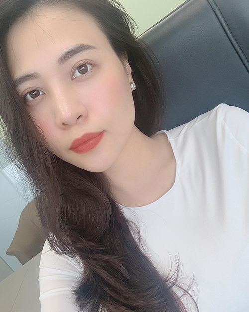 Tin tức sao Việt hôm nay (4/9): Đông Nhi bắt đầu kỳ nghỉ, Tiểu Vy dạo chơi Nhật Bản tin tuc sao viet hom nay 49 dong nhi bat dau ky nghi tieu vy dao choi nhat ban