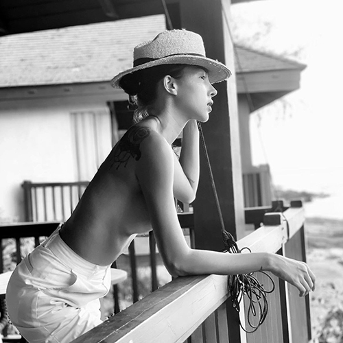 Ngọc Trinh diện đồ phong cách, Thanh Hằng bất ngờ với phong cách tomboy tin giai tri sao viet hom nay 59 het khoe anh nude ngoc trinh mac do phong cach duong pho
