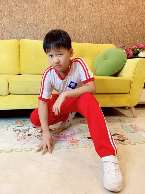 Sao Việt đưa con đến trường khai giảng đón năm học mới sao viet dua con den truong khai giang don nam hoc moi