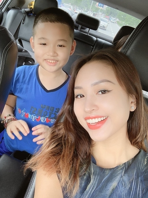 Sao Việt đưa con đến trường khai giảng đón năm học mới sao viet dua con den truong khai giang don nam hoc moi