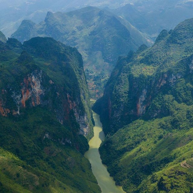 Hẻm vực Tu Sản (Hà Giang) kỳ vĩ nhất Đông Nam Á hem vuc tu san ha giang hem vuc ky vi nhat dong nam a