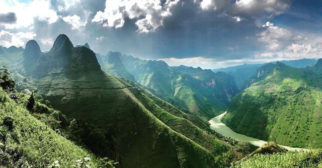 Hẻm vực Tu Sản (Hà Giang) kỳ vĩ nhất Đông Nam Á hem vuc tu san ha giang hem vuc ky vi nhat dong nam a