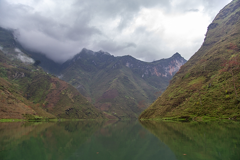 Hẻm vực Tu Sản (Hà Giang) kỳ vĩ nhất Đông Nam Á hem vuc tu san ha giang hem vuc ky vi nhat dong nam a