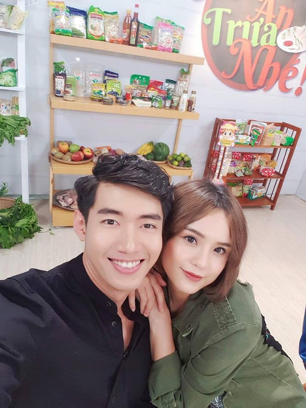 hanh trinh yeu 2 nam day ky niem dep cua thai trinh quang dang