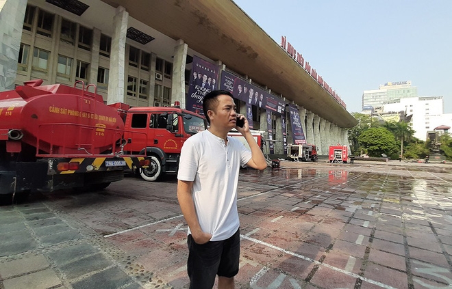 Ca sĩ Quang Hà phải hủy show với Hoài Linh, thiệt hại khoảng 10 tỷ đồng do cháy Cung Việt Xô ca si quang ha phai huy show voi hoai linh thiet hai khoang 10 ty dong do chay cung viet xo