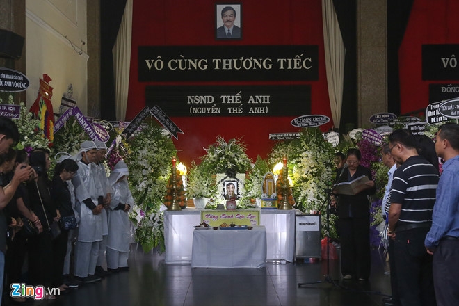 Nghẹn ngào tiễn biệt NSND Thế Anh nghen ngao tien biet nsnd the anh