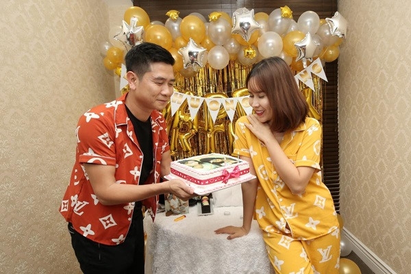 Mối tình gắn bó 14 năm của Hồ Hoài Anh - Lưu Hương Giang moi tinh gan bo 14 nam cua ho hoai anh luu huong giang