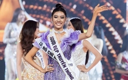 hoang thuy lot top 20 tu tin doc thanh ngu viet nam co cong mai sat co ngay nen kim