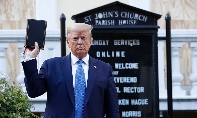 tong thong trump tu cam on ban than vi ca ch u ng pho ba o loa n