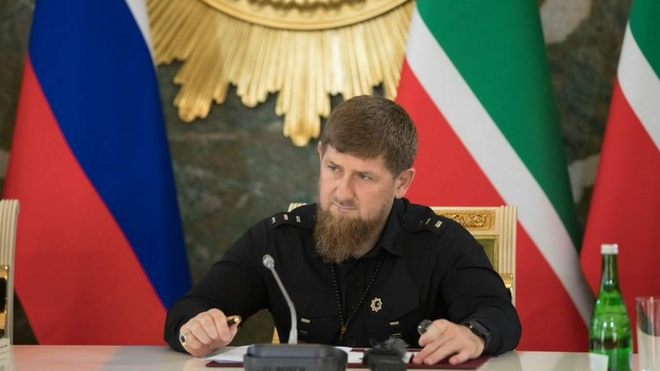 lanh dao chechnya tro cap tien cho dan ong lay vo trong dich covid 19