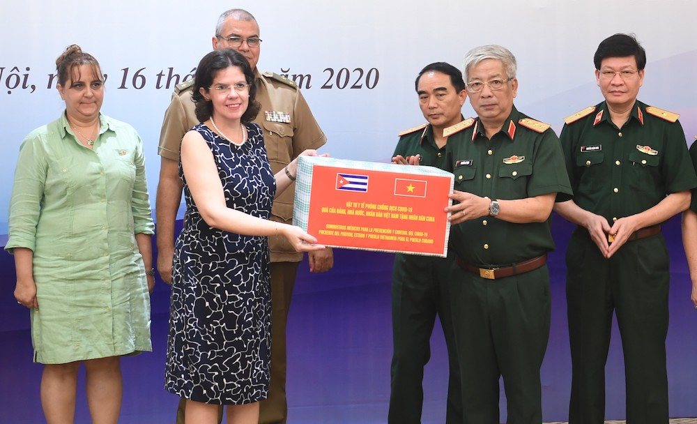 vietnam donated 3 tons of medical supplies to cuba against covid 19