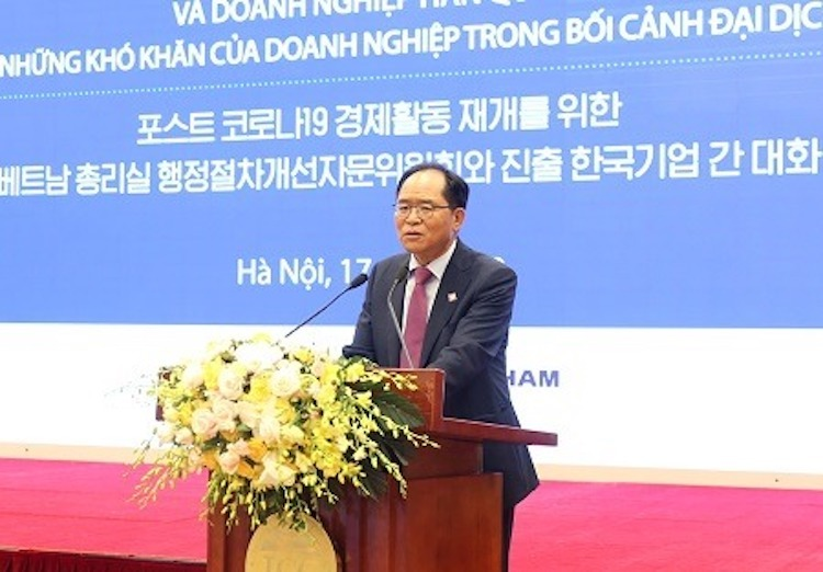 South Korean businesses express deresire to be loosened quarantine as moving to Vietnam for work 0358 vgg