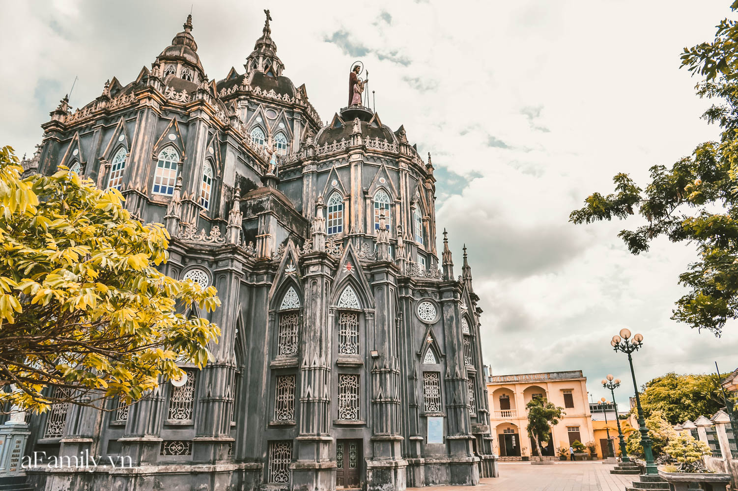 the hottest harry potterchurch in nam dinh