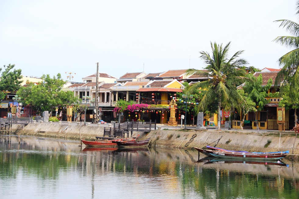Top Vietnam attractions become deserted due to COVID-19 outbreak 3833 hoian