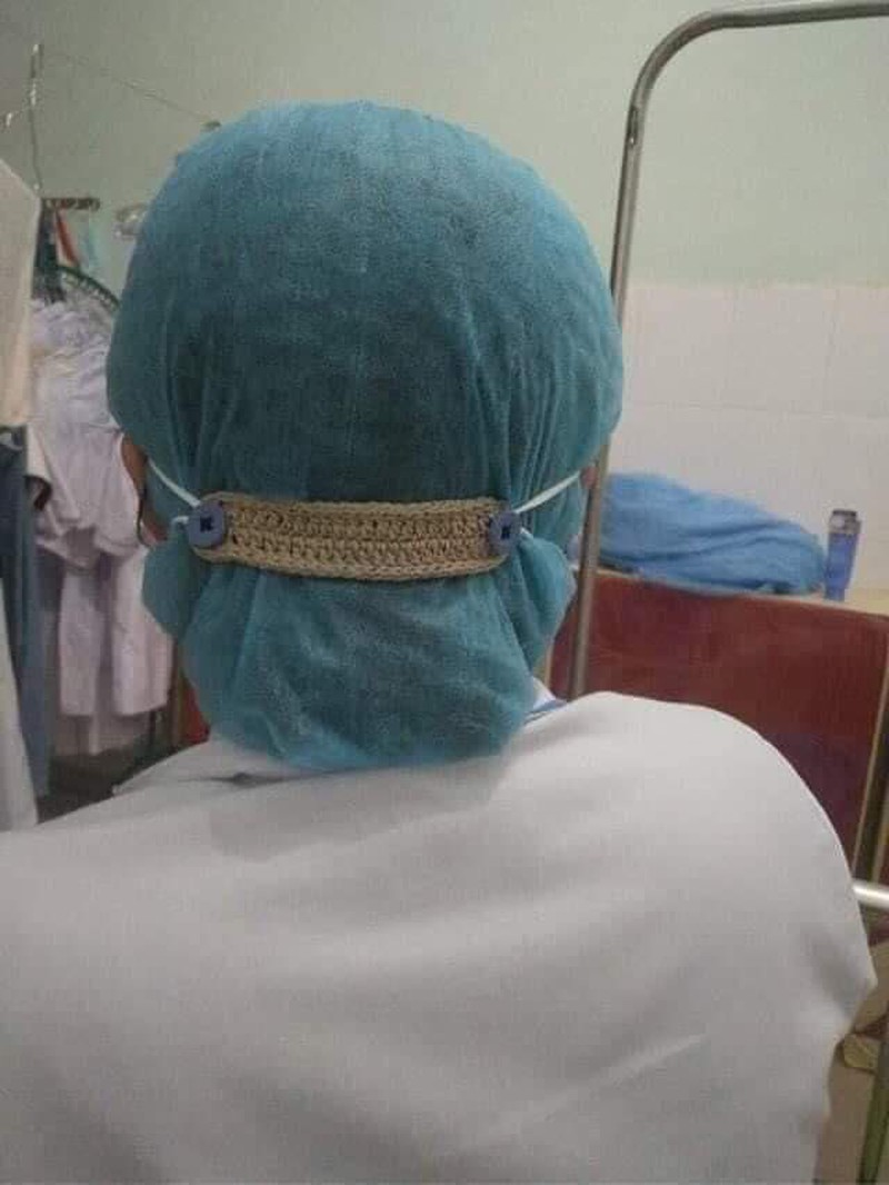 Covid-19 in Vietnan: Creative way to relieve ear ache from extensive facemask wearing 4150 sss