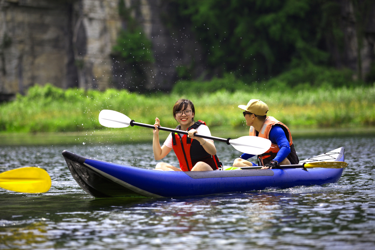 Kayaking on one of Vietnam's most picturesque landscape river 2413 ka